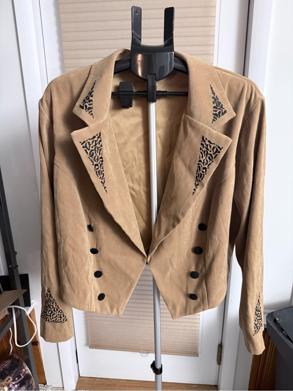 Vintage Women’s Tan Suede-Look cropped bolero Leopard print stitching buttons